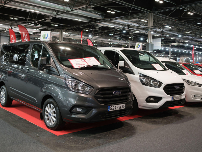 Los automóviles se exhiben en el Salón del Automóvil Ocasión de Madrid, el salón del automóvil de Madrid, en la Feria Ifema de Madrid, el 15 de junio de 2024 en Madrid, España