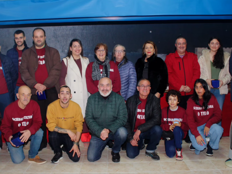 Participantes en la inauguración el pasado sábado en Ares