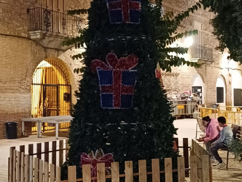 ÁRBOLES DE NAVIDAD EN LAS PEDANÍAS DE VALENCIA