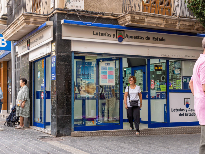 Puesto de lotería de la empresa estatal española Loterías y Apuestas del Estado. Inca, isla de Mallorca