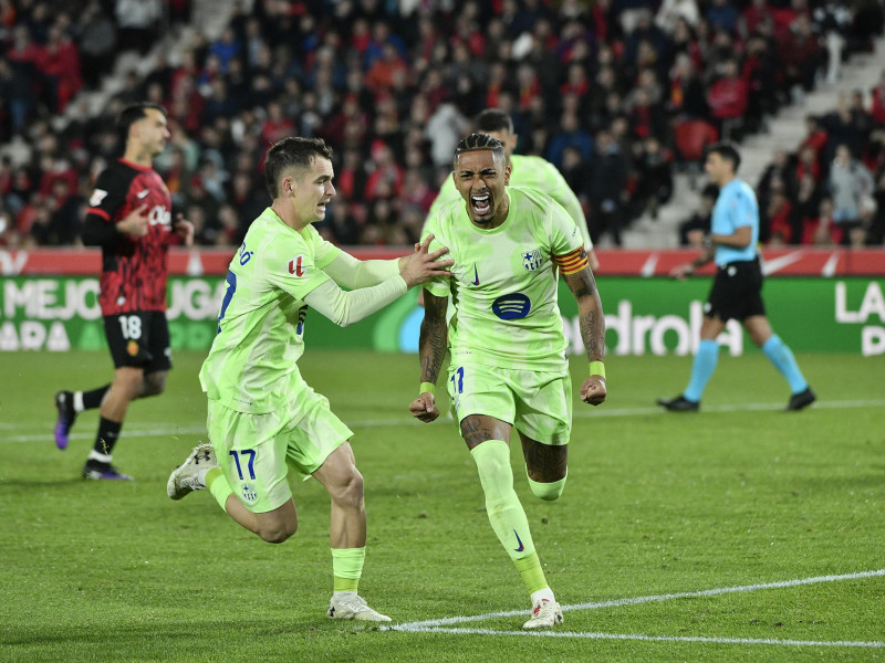 Raphinha celebra el gol del Barcelona al Mallorca