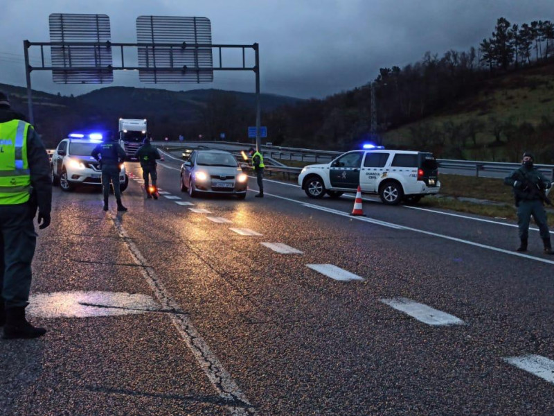 Control de la Guardia Civil en la autovía A-6