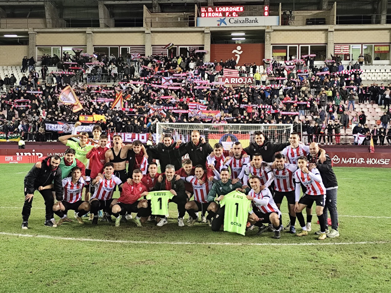 El equipo de la UD Logroñés celebrando el triunfo