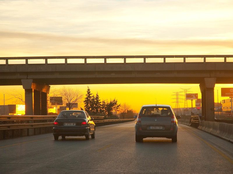 Atardecer en la autovía A-2. Madrid, España