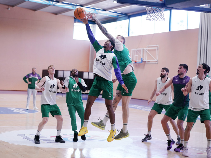 Balcerowski pone un tapón en un entrenamiento