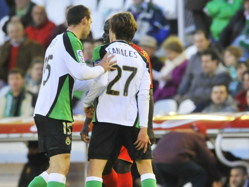 Sergio Canales durante un partido con el Racing de Santander