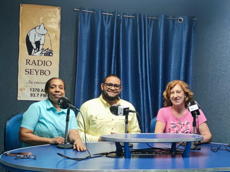 Rosety junto a Yomeily Astazio y Camilo Herrera