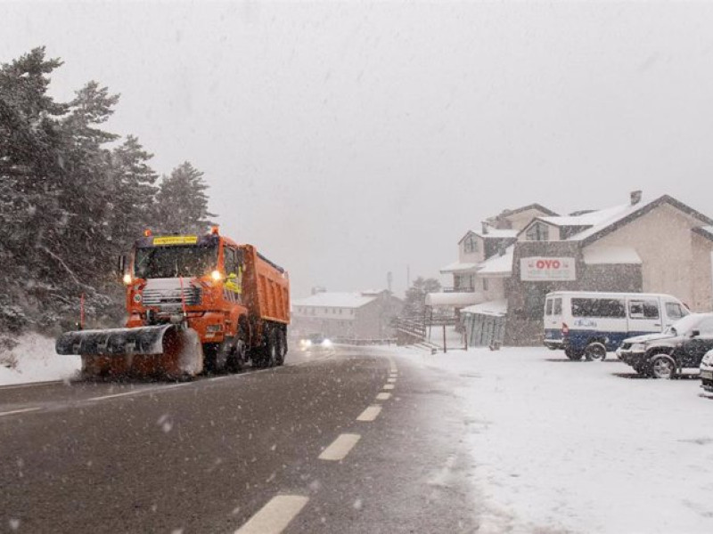 Nieve en la carretera