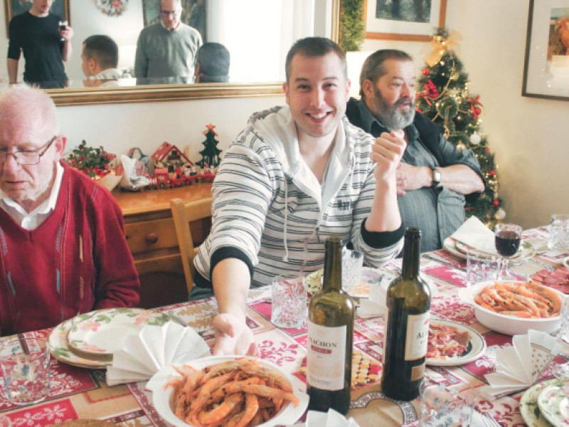 Mesa navideña con marisco