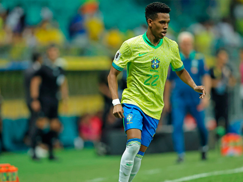 Estevao, durante un partido con la selección de Brasil