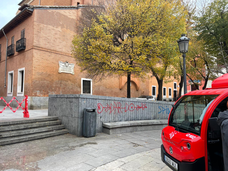 Grafitis en la Plaza del Dos de Mayo