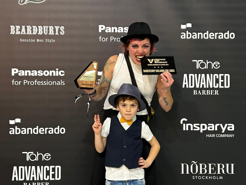 Sonia con su hijo el día del concurso