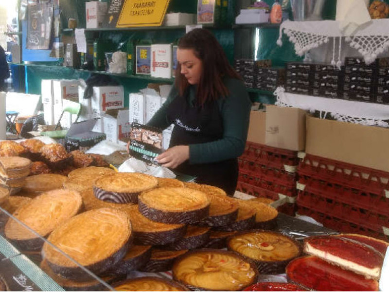 Pasteles en la Feria de Santo Tomás de Bilbao