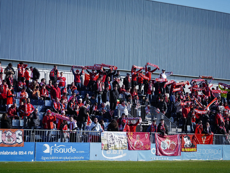 La afición grana se ha desplazado en masa a Fuenlabrada