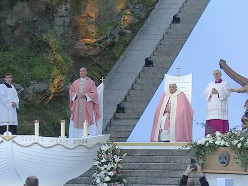 Altar de la misa en Ajaccio