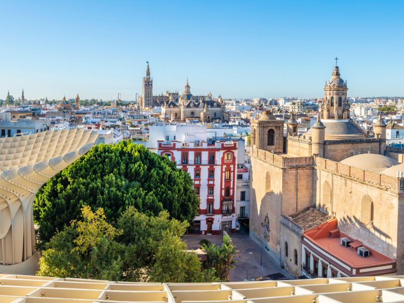 Vista del horizonte de Sevilla de la catedral de Sevilla y los tejados de la ciudad desde el Metropol Parasol Setas De Sevilla