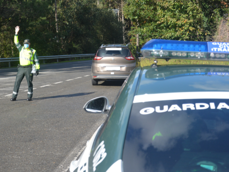 Guardia Civil de Tráfico alto