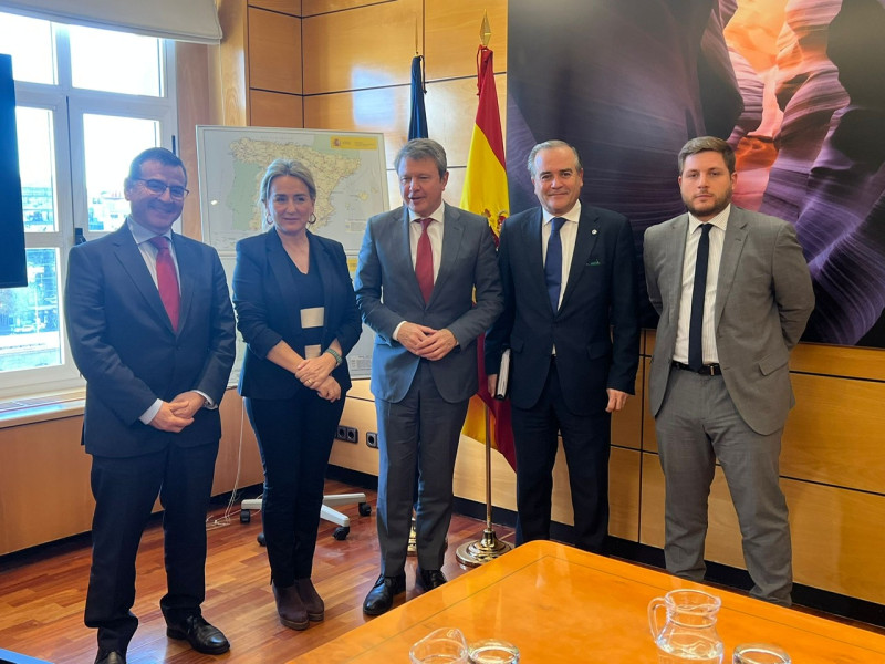 Reunión del Secretario de Estado de Transportes, José Antonio Santano, con el alcalde de Talavera, José Julián Gregorio, y la Delegada del Gobierno en Castilla-La Mancha, Milagros Tolón