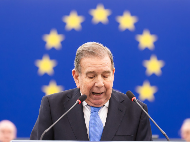 Edmundo González Urrutia, Premio Sájarov, interviene durante el pleno del Parlamento Europeo en Estrasburgo