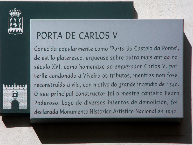 Cartel informativo en lengua gallega, Viveiro, provincia de Lugo, Región de Galicia, España