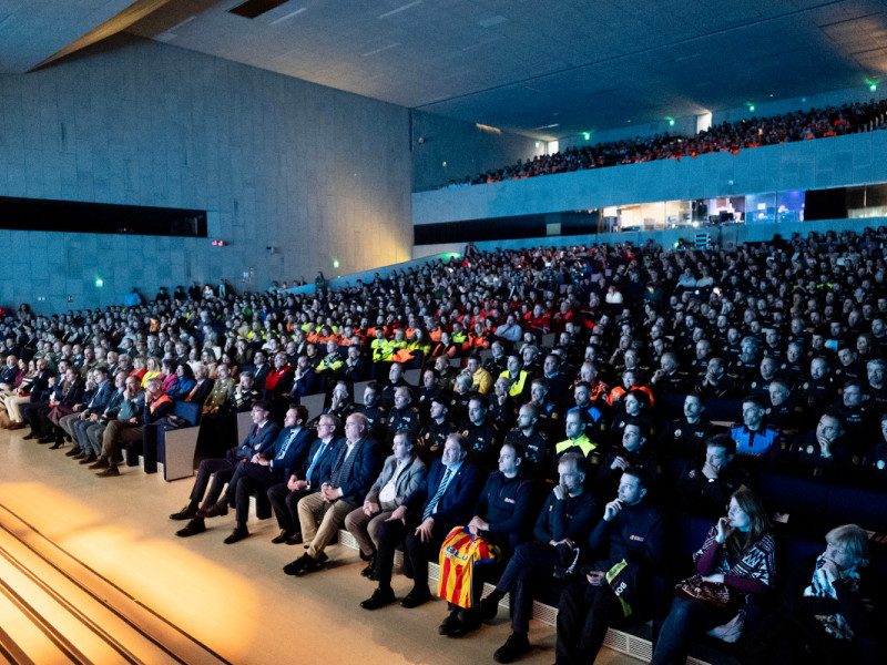 Imagen del Palacio de Congresos de la Expo abarrotado durante el acto.