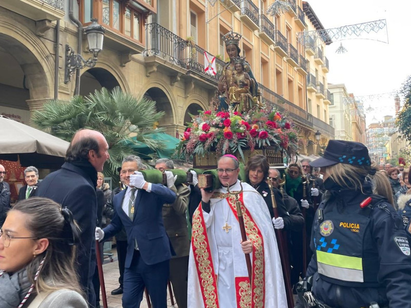 La Virgen de la Esperanza recorre las calles del Casco Antiguo de Logroño