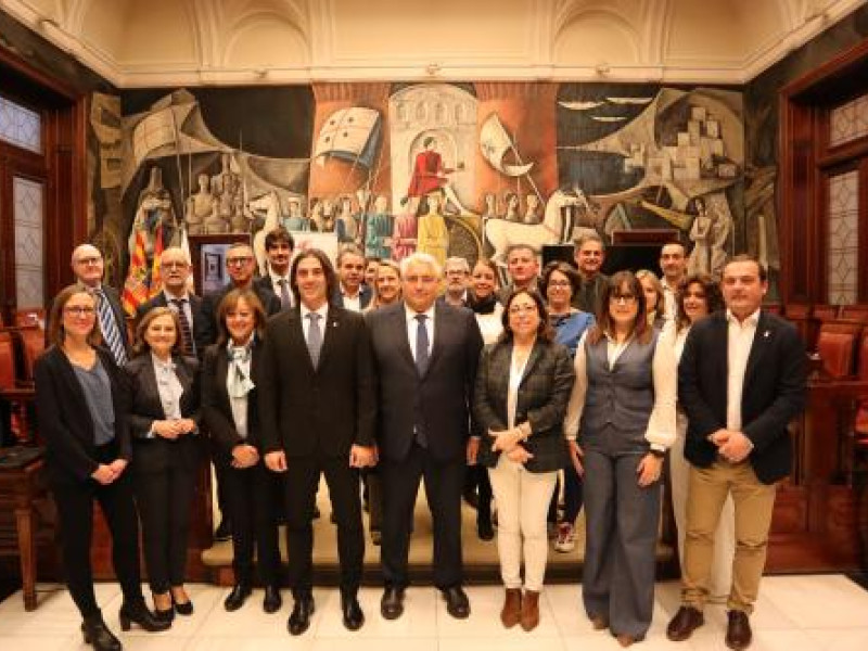 Foto de familia de los miembros del Consorcio del Camino del Cid.