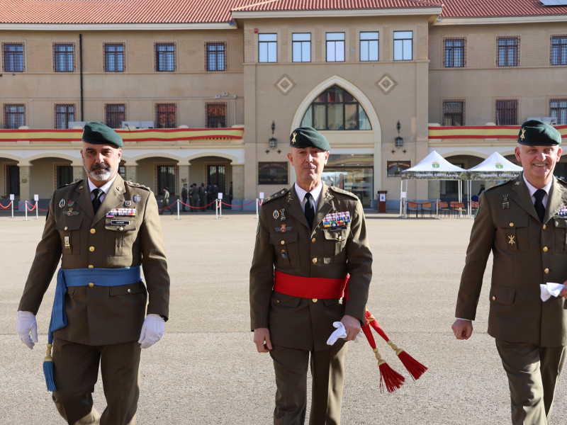 El General de División Jefe de la división Castillejos en el acuartelamiento Sancho Ramírez, José Manuel Vivas,