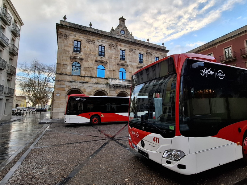 Primeros autobuses del Plan de Renovación de Flota de EMTUSA 2023-2027