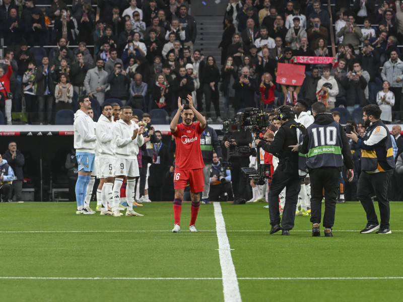 Pasillo homenaje a Jesús Navas antes del Real Madrid-Sevilla