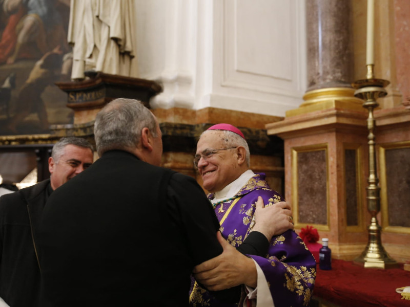 Demetrio Fernández recibe muestras de felicitaciones