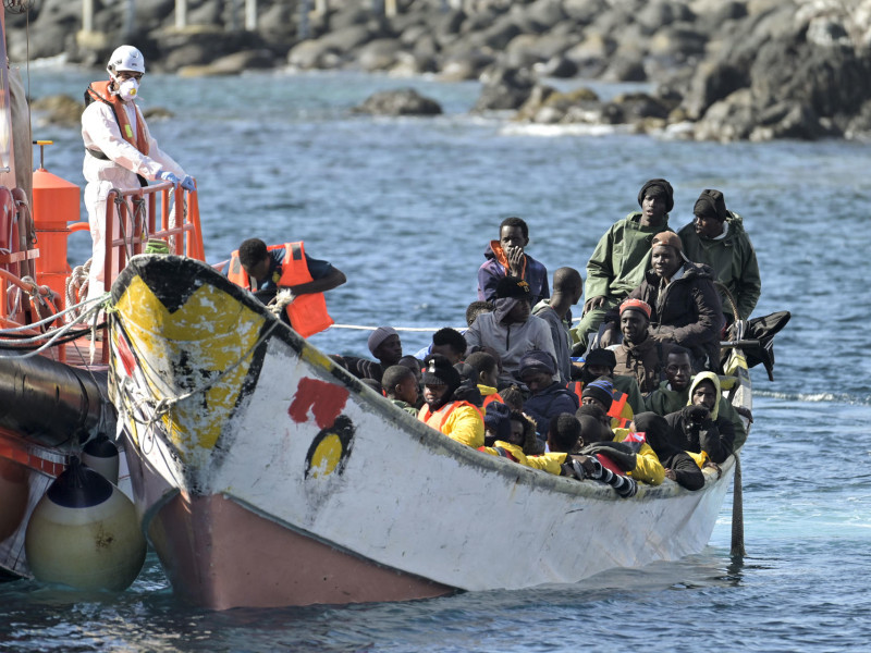 75 de los más de 300 migrantes rescatados el día de Navidad en Canarias