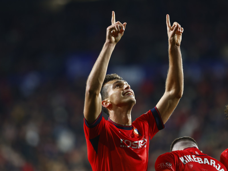 Lucas Torró celebra su gol con Osasuna