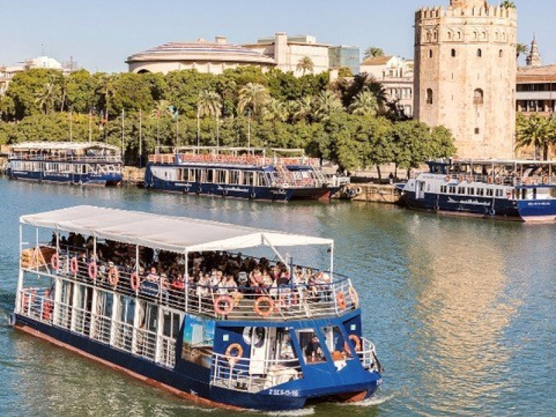 paseo en barco Cruceros Torre del Oro