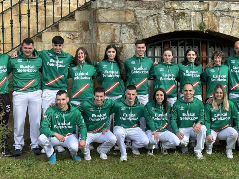 Miembros de la selección del País Vasco de pelota vasca