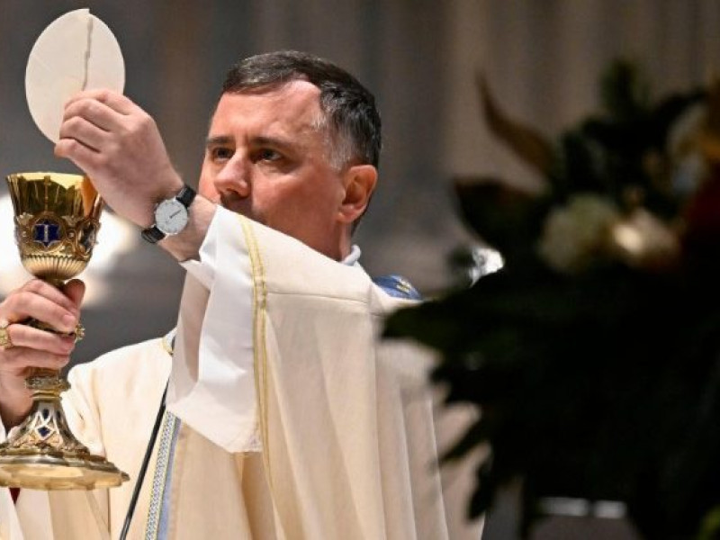 El Cardenal Makrickas preside la santa misa tras la apertura de la Puerta Santa en la Basílica de Santa María la Mayor, el miércoles 1 de enero de 2025