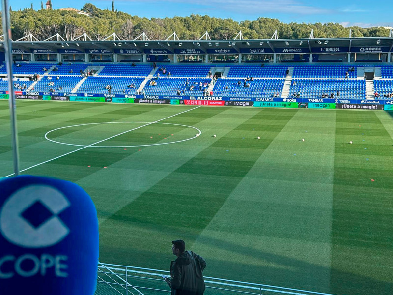 Micrófono de Tiempo de Juego en el Estadio El Alcoraz, de Huesca