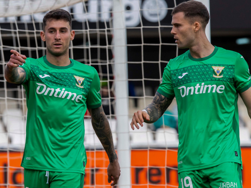 Dani Raba y Diego García celebran el segundo gol del Leganés en el estadio de Cartagonova frente al Cartagena