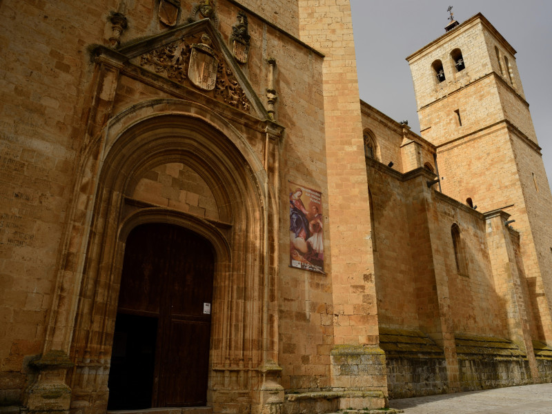 Entrada a la iglesia de Berlanga de Duero, Soria