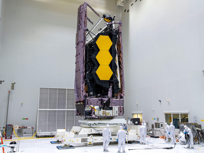 Guayana, Kouro, Centro Espacial Guayanés (CSG): ingenieros trabajando en el telescopio espacial James Webb el 15 de octubre de 2021