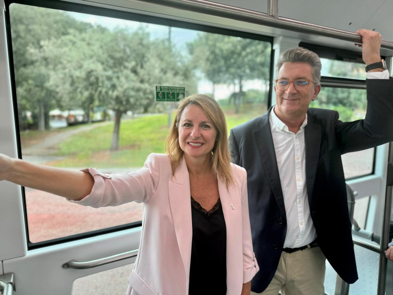 Vicente Martínez Mus y Begoña Carrasco en el Tram