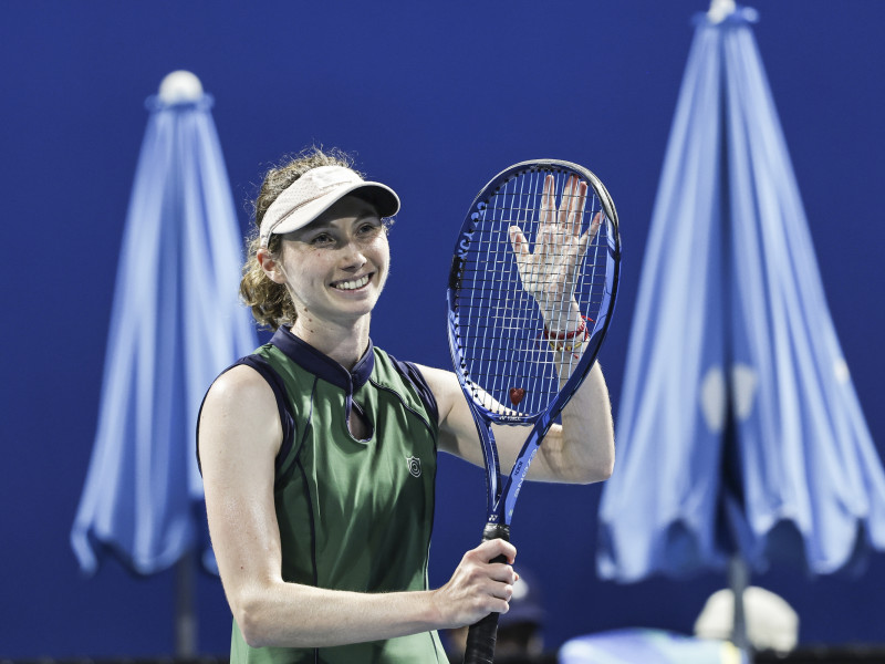 Cristina Bucsa celebra su victoria y el pase a la segunda ronda.