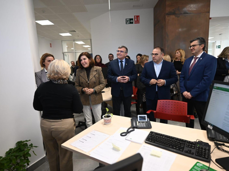 Visita a las nuevas oficinas de Empleo de Almuñécar