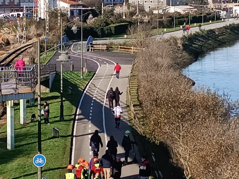 Paseo junto a la ría de Avilés