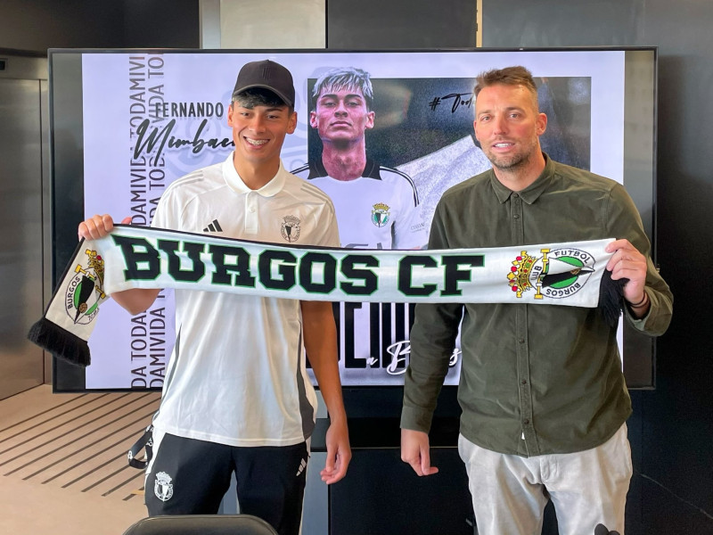 Imágenes de la presentación oficial de Mimbacas como jugador del Burgos CF