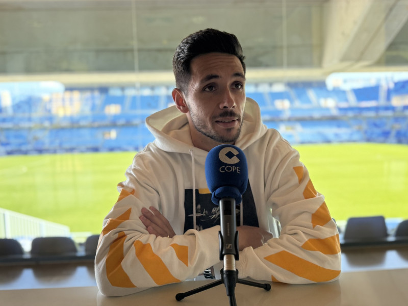 Un momento de la entrevista en Deportes COPE Málaga en La Rosaleda.