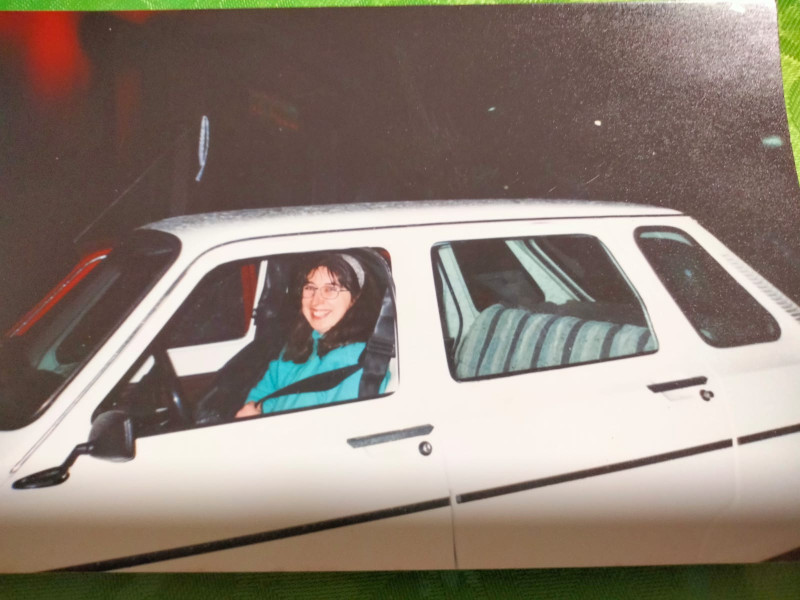 Julia, en su Renault 6 en 1975