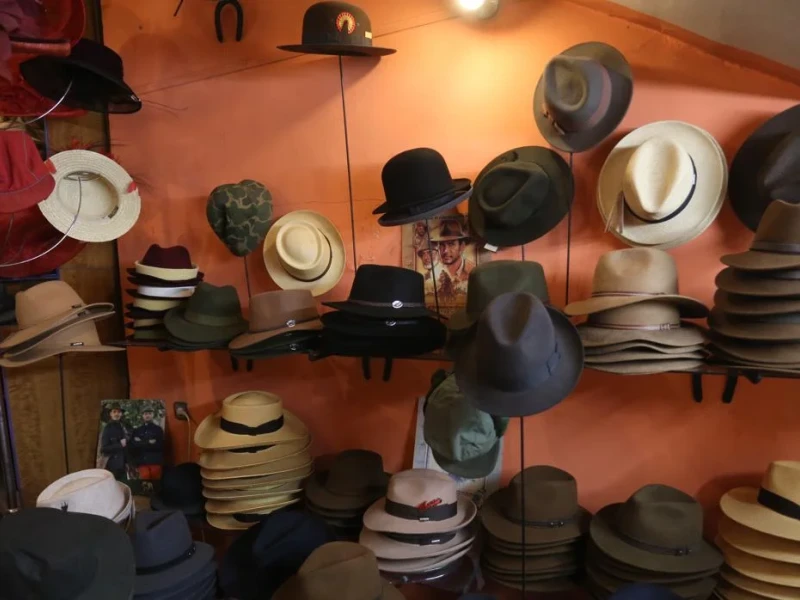 Foto de una tienda de sombreros