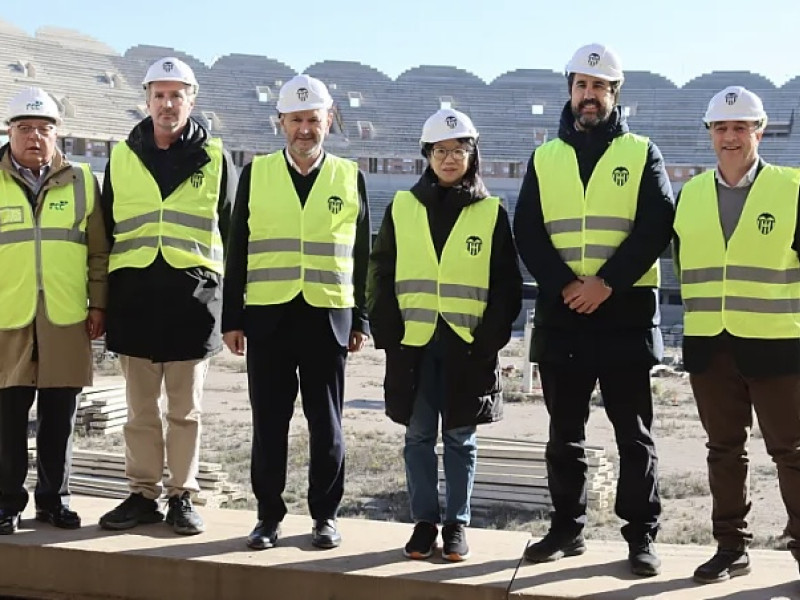 Visita de Louzán al Nou Mestalla