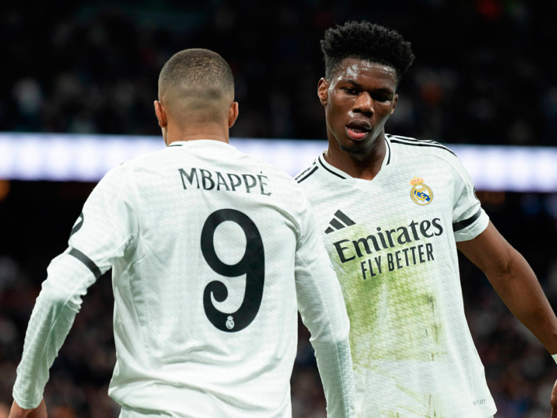 Mbappé celebra con Tchouameni el primer gol del Real Madrid frente al Celta